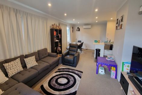 Photo of property in 1/35 North Ridge Drive, Rototuna North, Hamilton, 3210