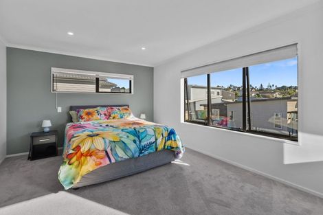 Photo of property in 10 Onekura Street, Red Beach, 0932