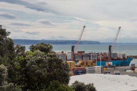 Photo of property in 2 Karaka Road, Bluff Hill, Napier, 4110