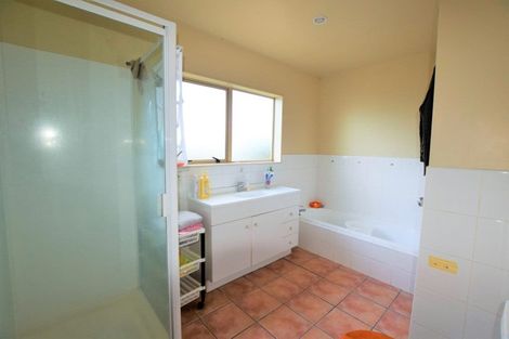 Photo of property in 1/17 Charlenne Close, Ranui, Auckland, 0612