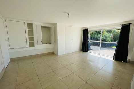 Photo of property in 1 Beldon Place, Pakuranga Heights, Auckland, 2010