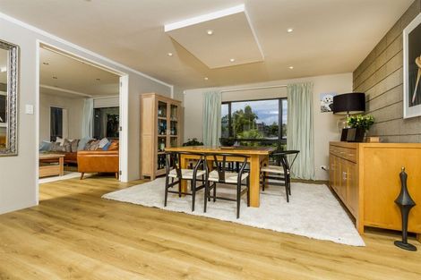 Photo of property in 2/304 Beach Road, Campbells Bay, Auckland, 0630