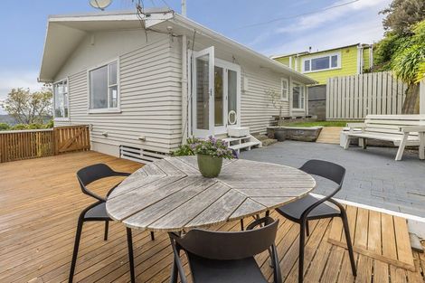 Photo of property in 8 Durham Crescent, Aro Valley, Wellington, 6021