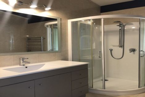 Photo of property in 1/13 Girrahween Drive, Totara Vale, Auckland, 0629