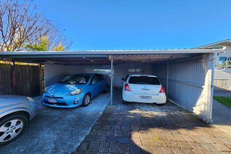 Photo of property in 40 Farquhar Road, Glendene, Auckland, 0602