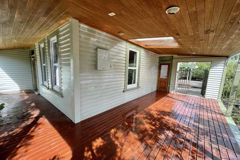 Photo of property in 135 Somerfield Street, Somerfield, Christchurch, 8024