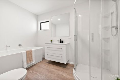 Photo of property in 33c Gemstone Drive, Birchville, Upper Hutt, 5018