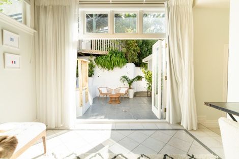 Photo of property in 4 The Crescent, Roseneath, Wellington, 6011