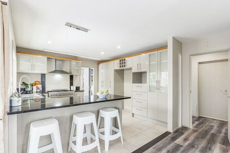 Photo of property in 12 Kunzea Place, Greenhithe, Auckland, 0632