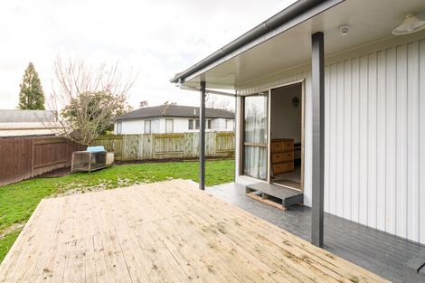 Photo of property in 33 Escort Grove, Awapuni, Palmerston North, 4412