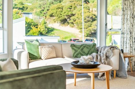 Photo of property in 18 Yarrow Place, Papakowhai, Porirua, 5024