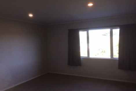 Photo of property in 16 Mckinley Road, Sunnyvale, Auckland, 0612
