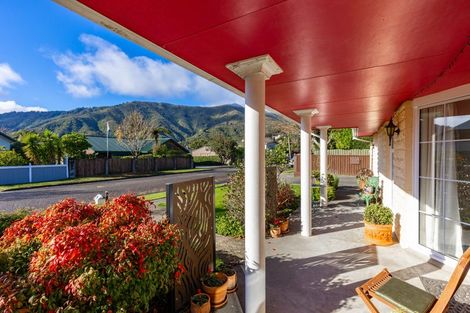 Photo of property in 16 Huia Street, Waikawa, Picton, 7220