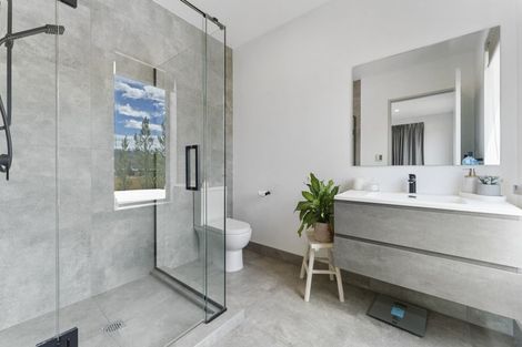 Photo of property in 5 Monaco Drive, Cromwell, 9384