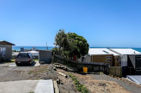 Photo of property in 32 Ngamotu Road, Moturoa, New Plymouth, 4310