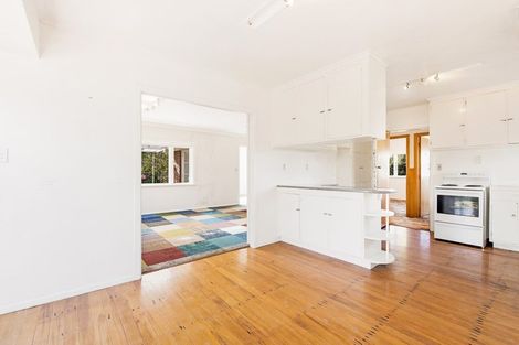 Photo of property in 22 Lowtherhurst Road, Massey, Auckland, 0614