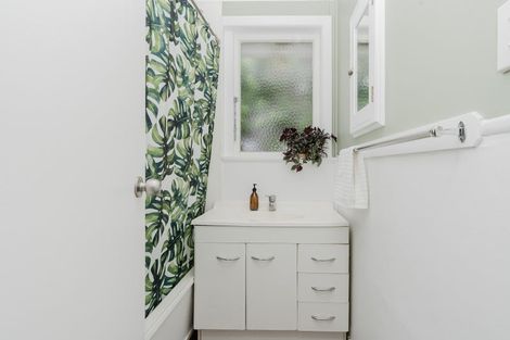 Photo of property in 45 Yeats Crescent, Fairfield, Hamilton, 3214