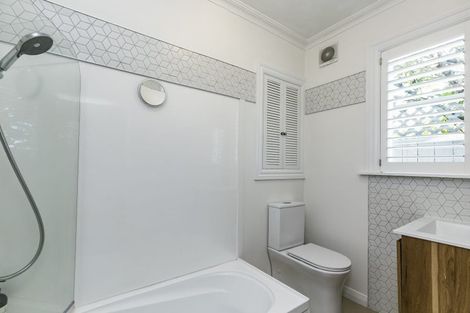 Photo of property in 53 Palliser Road, Roseneath, Wellington, 6011