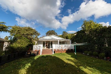 Photo of property in 16 Tisdall Street, Karori, Wellington, 6012