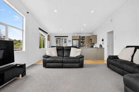Photo of property in 16 Settlement Road, Kaiwaka, 0573