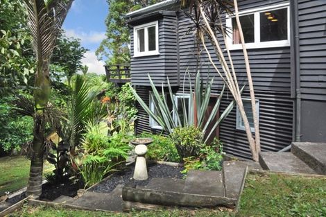 Photo of property in 42 Kauri Road, Laingholm, Auckland, 0604