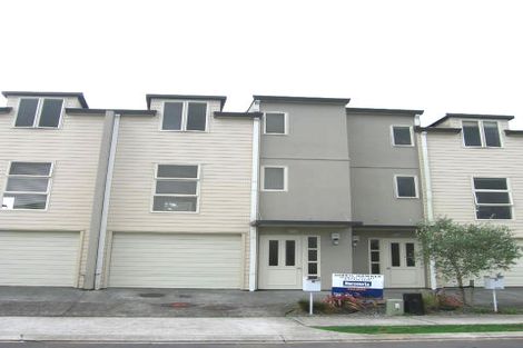 Photo of property in 6 Verdale Circle, Glen Eden, Auckland, 0602