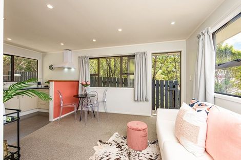 Photo of property in 65 Allington Road, Karori, Wellington, 6012