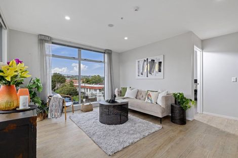 Photo of property in Norfolk Apartments, 201/19 Bute Road, Browns Bay, Auckland, 0630