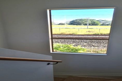 Photo of property in 19 Lockington Avenue, Henderson, Auckland, 0612