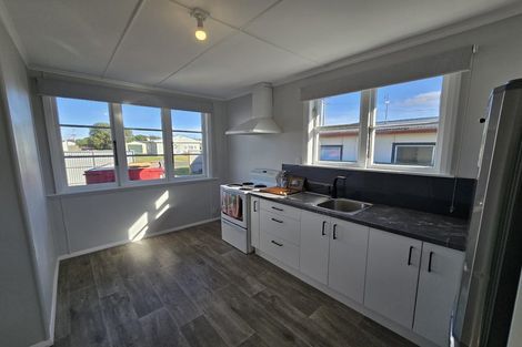 Photo of property in 15 Pratt Avenue, Foxton Beach, Foxton, 4815