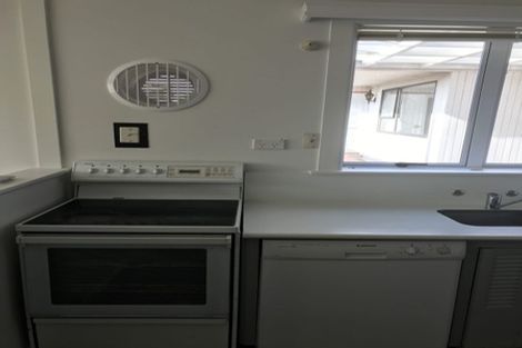 Photo of property in 8 Staveley Avenue, Mount Roskill, Auckland, 1041