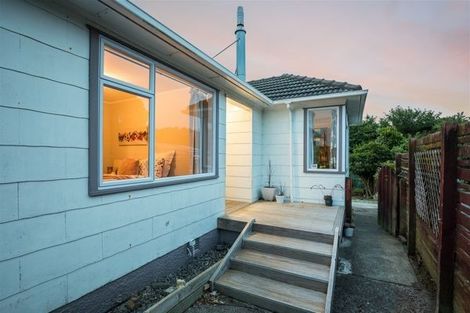 Photo of property in 39 Jillett Street, Titahi Bay, Porirua, 5022