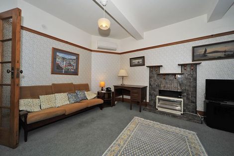 Photo of property in Chevening Flats, 90 Salamanca Road, Kelburn, Wellington, 6012