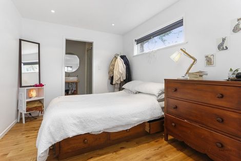 Photo of property in 264 Glengarry Road, Glen Eden, Auckland, 0602