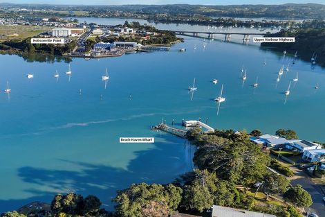 Photo of property in 1/33 Beach Haven Road, Beach Haven, Auckland, 0626