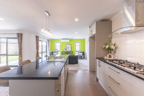 Photo of property in 8 Piwakawaka Court, Rototuna North, Hamilton, 3210