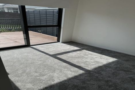 Photo of property in 6/26 Buscomb Avenue, Henderson, Auckland, 0610