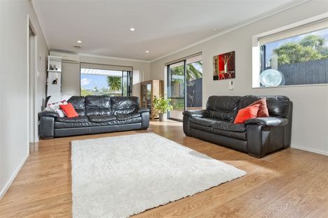 Photo of property in 21a Cliff Road, Torbay, Auckland, 0630