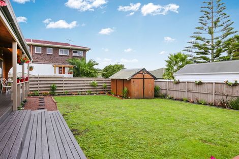 Photo of property in 1/9 Rewa Street, New Lynn, Auckland, 0600