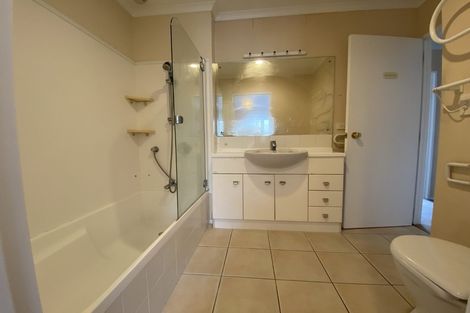 Photo of property in Tuscany Towers, 53/1 Ambrico Place, New Lynn, Auckland, 0600