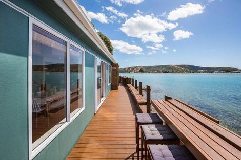 Photo of property in 14a Trevor Terrace, Paremata, Porirua, 5024