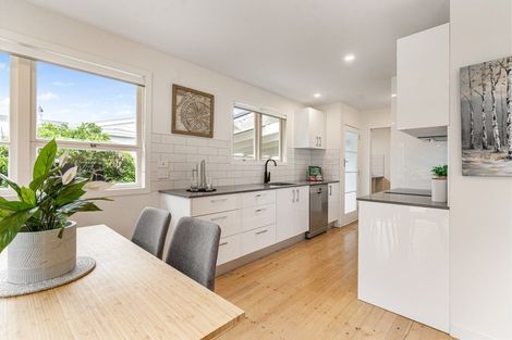 Photo of property in 6 Kenley Place, Avondale, Auckland, 1026