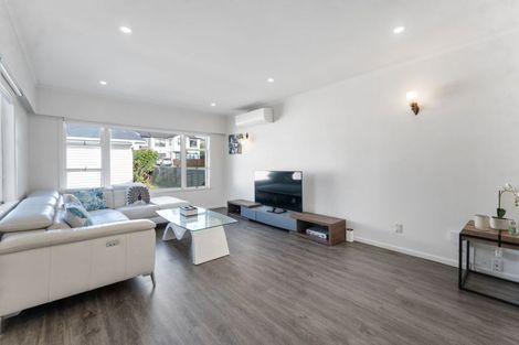 Photo of property in 8 Becroft Drive, Forrest Hill, Auckland, 0620
