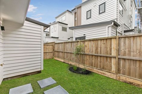 Photo of property in 14a Ropata Avenue, Point England, Auckland, 1072