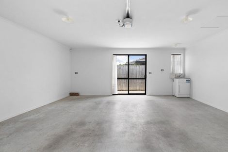 Photo of property in 30 Edgeview Crescent, Fitzroy, Hamilton, 3206