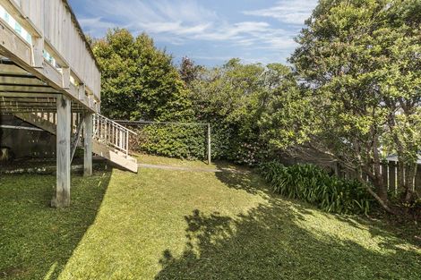 Photo of property in 9 Woburn Road, Northland, Wellington, 6012