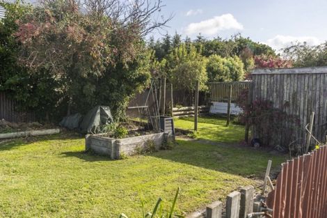 Photo of property in 30 Oxford Street, Martinborough, 5711