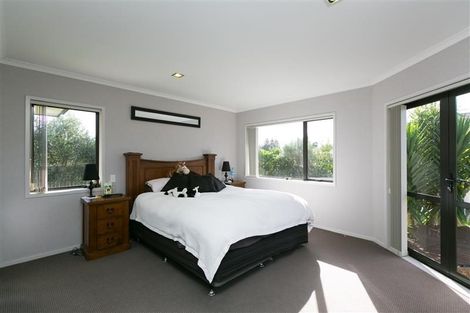 Photo of property in 21 Montrose Place, Highlands Park, New Plymouth, 4312