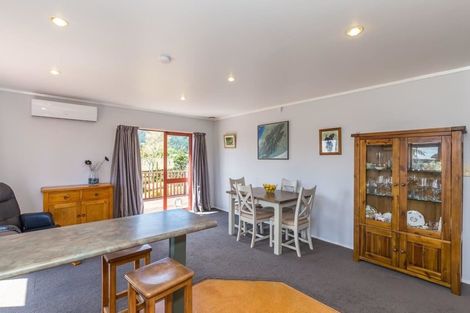 Photo of property in 461 Tararua Road, Levin, 5571