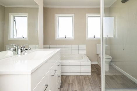 Photo of property in 109 Main Rd Clive, Clive, 4102